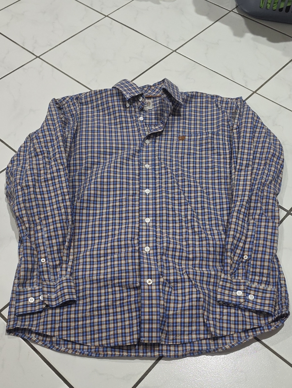Cinch Men's Blue and Brown Plaid Button-Down Shirt